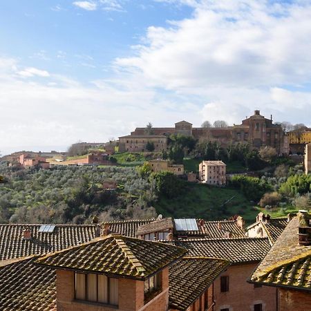 Appartamento Panoramico San Martino 12 Siena Luaran gambar