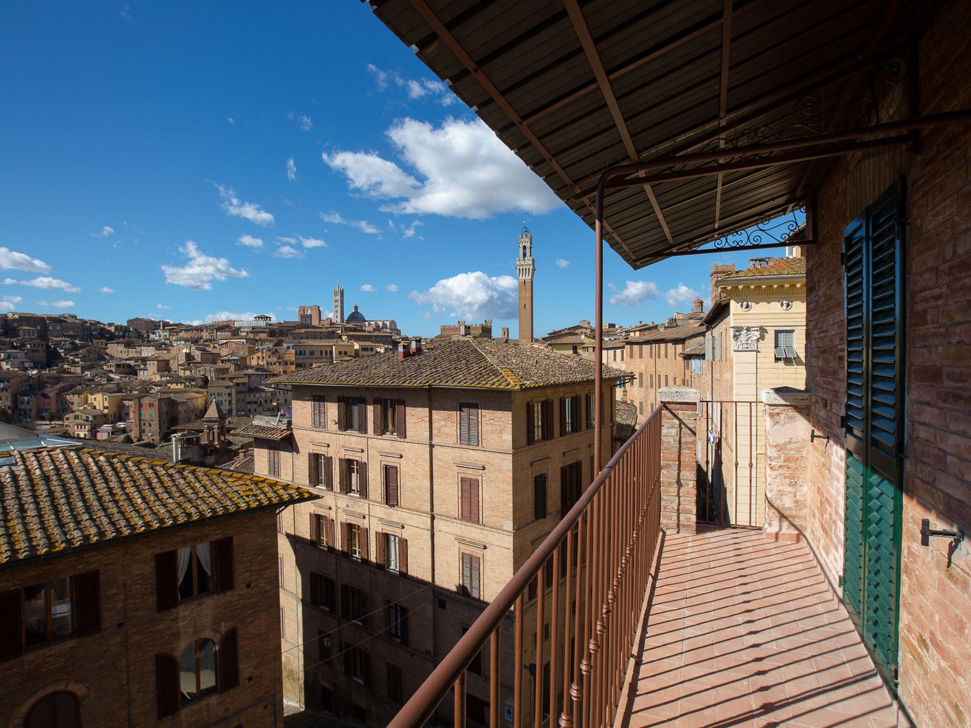 Appartamento Panoramico San Martino 12 Siena Luaran gambar
