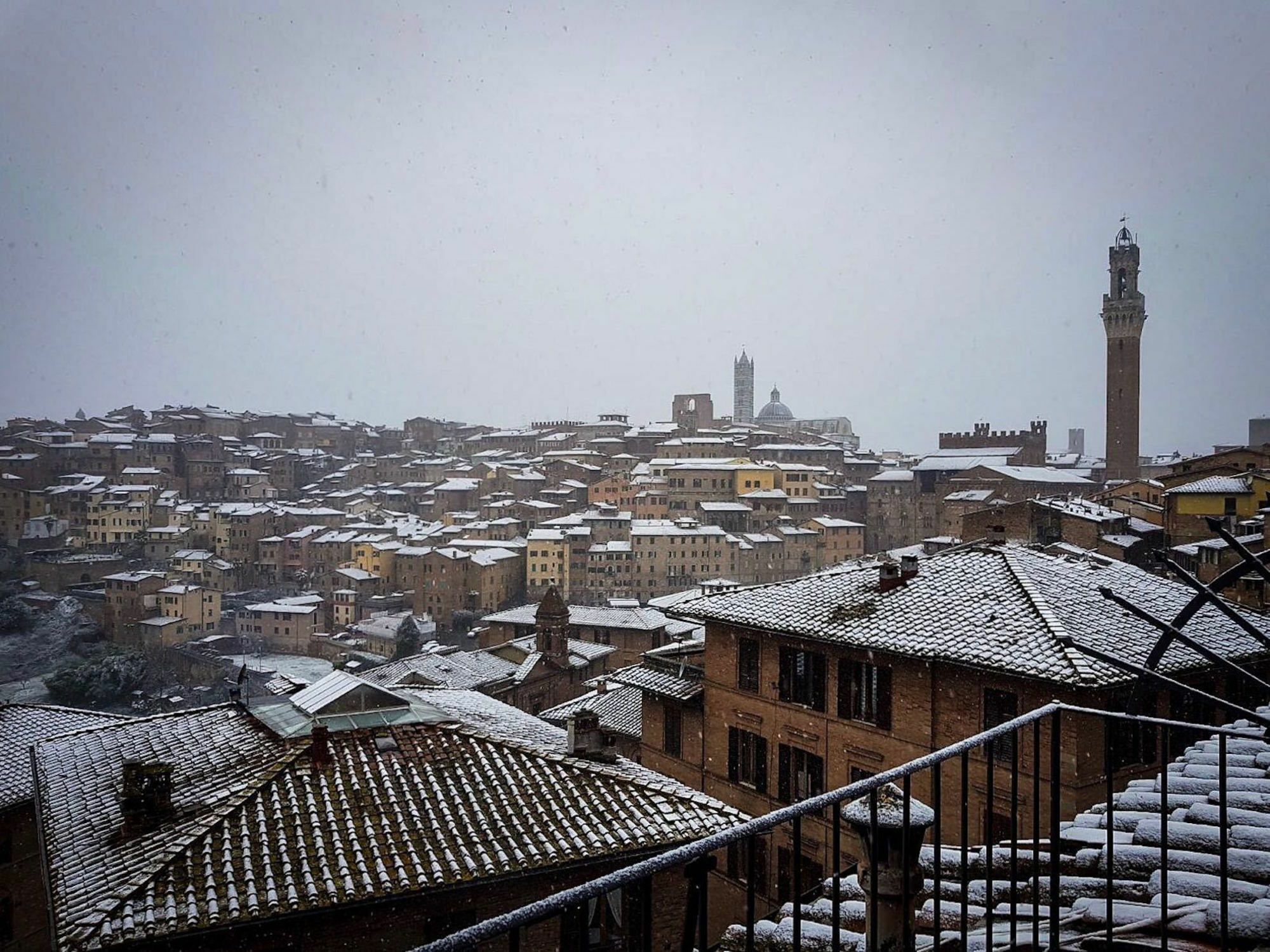 Appartamento Panoramico San Martino 12 Siena Luaran gambar